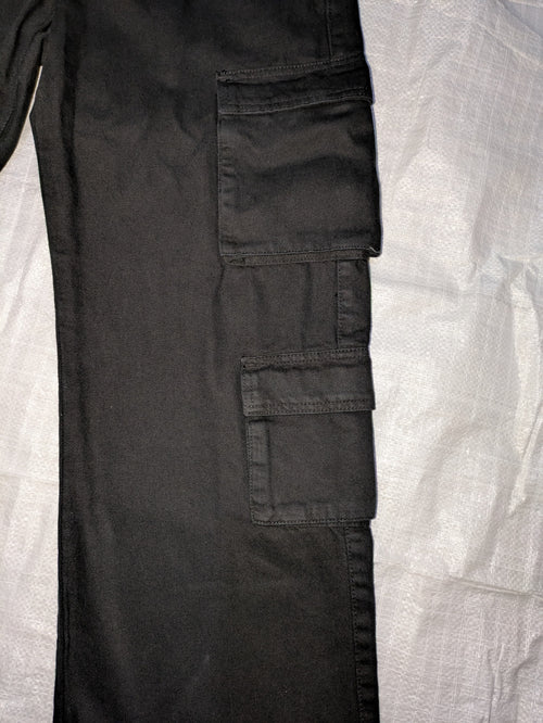 6 pocket cargo in black
